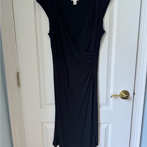 LOFT Black Top - Picture 2 of 3